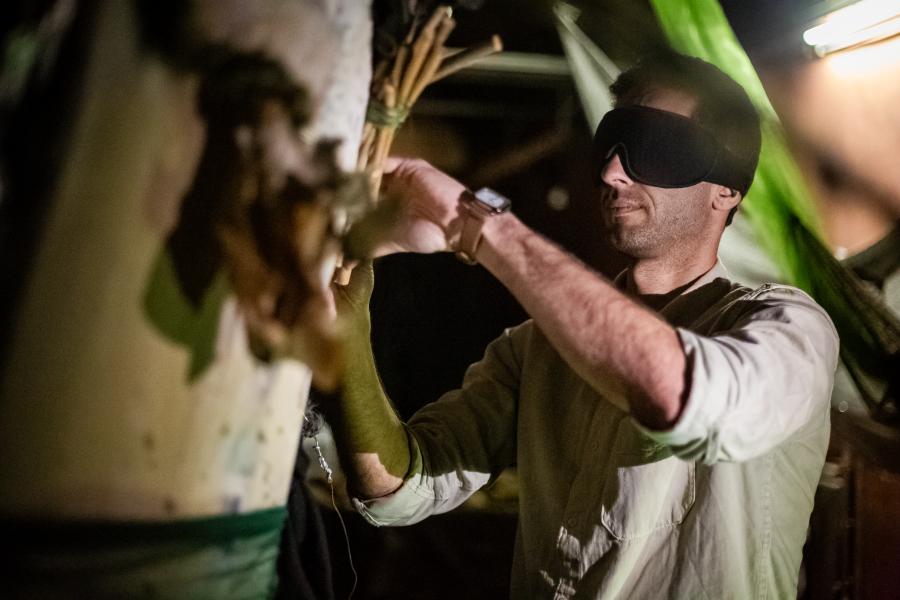 Mahsa Koochak i.s.m Laura Boser, Raha Tafakori, and Dariya Trubina - Touchscape: camping beyond reasoning © Karolina Maruszak